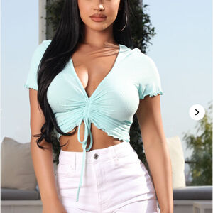 Fashion nova green cropped tee